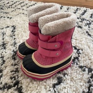 Toddler size 5 waterproof Sorel leather boots